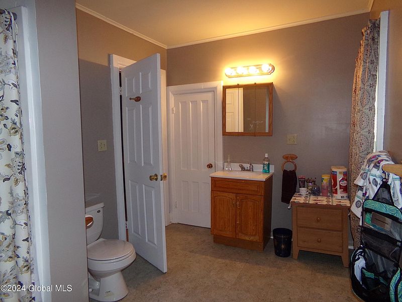 4th image of 14 Gilbert Street