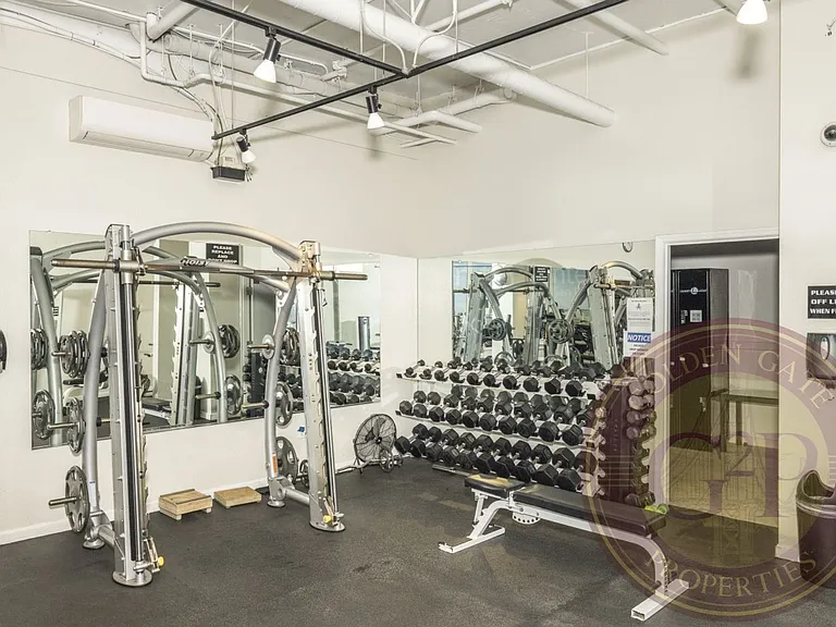 140 S Van Ness Ave #429 — Photo 35