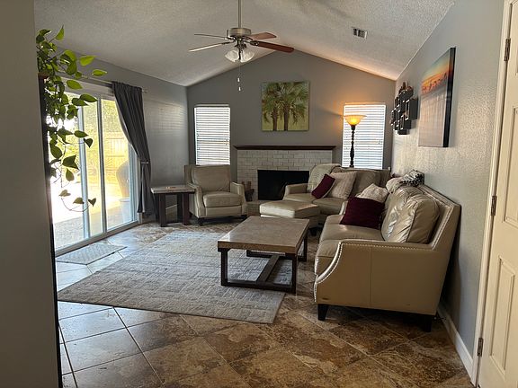 4th image of 2644 Venetian Way