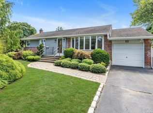 22 Clay Pitts Rd, Greenlawn, NY 11740