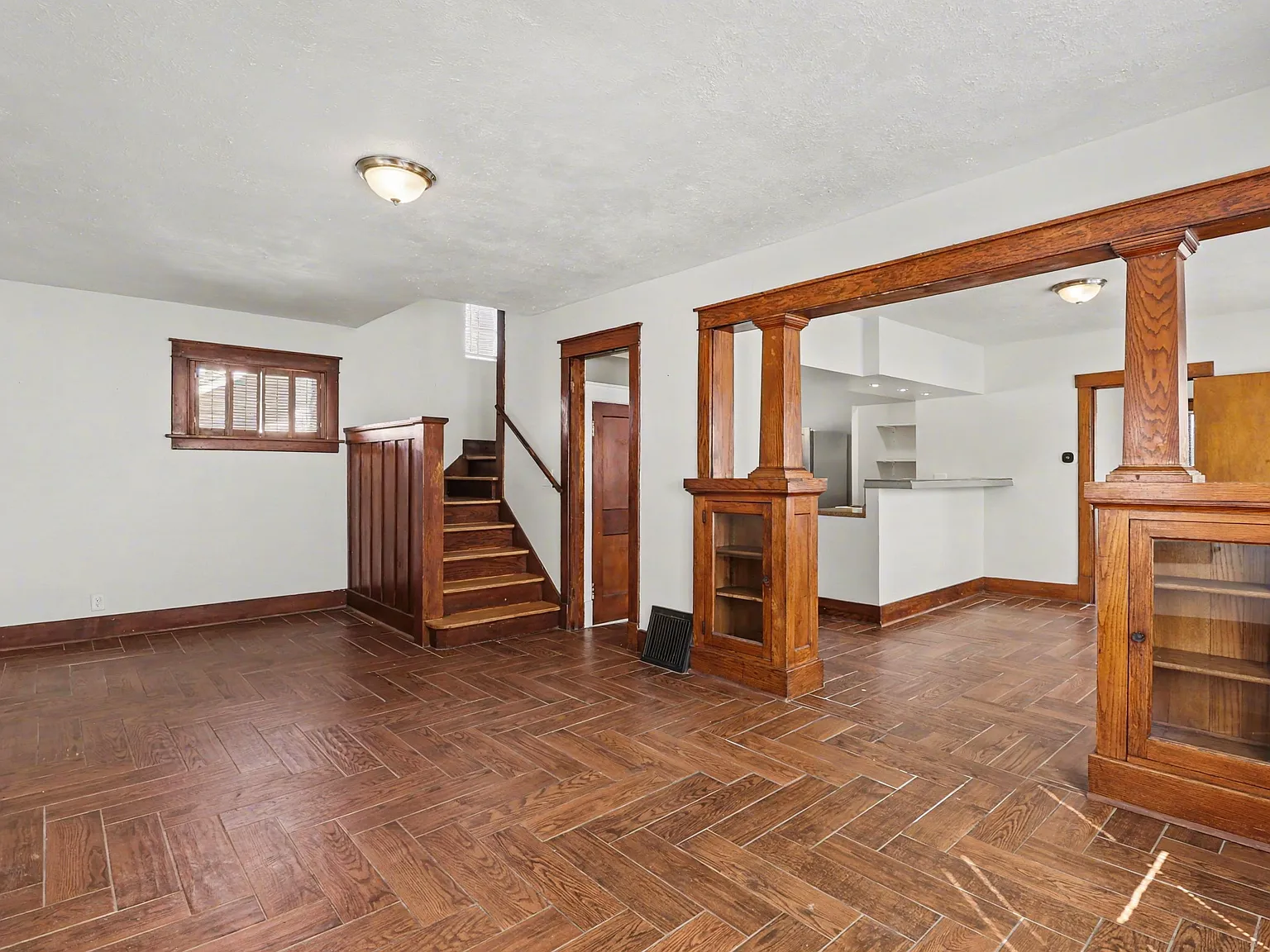 5 bed, 1659 sqft, $2,200 — Photo 2