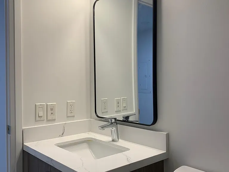 251 Jarvis St E #1517 — Photo 8