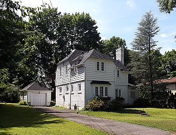 2nd image of 655 Hillcrest Blvd