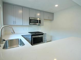 1049 E Huntington Dr, Monrovia, CA 91016