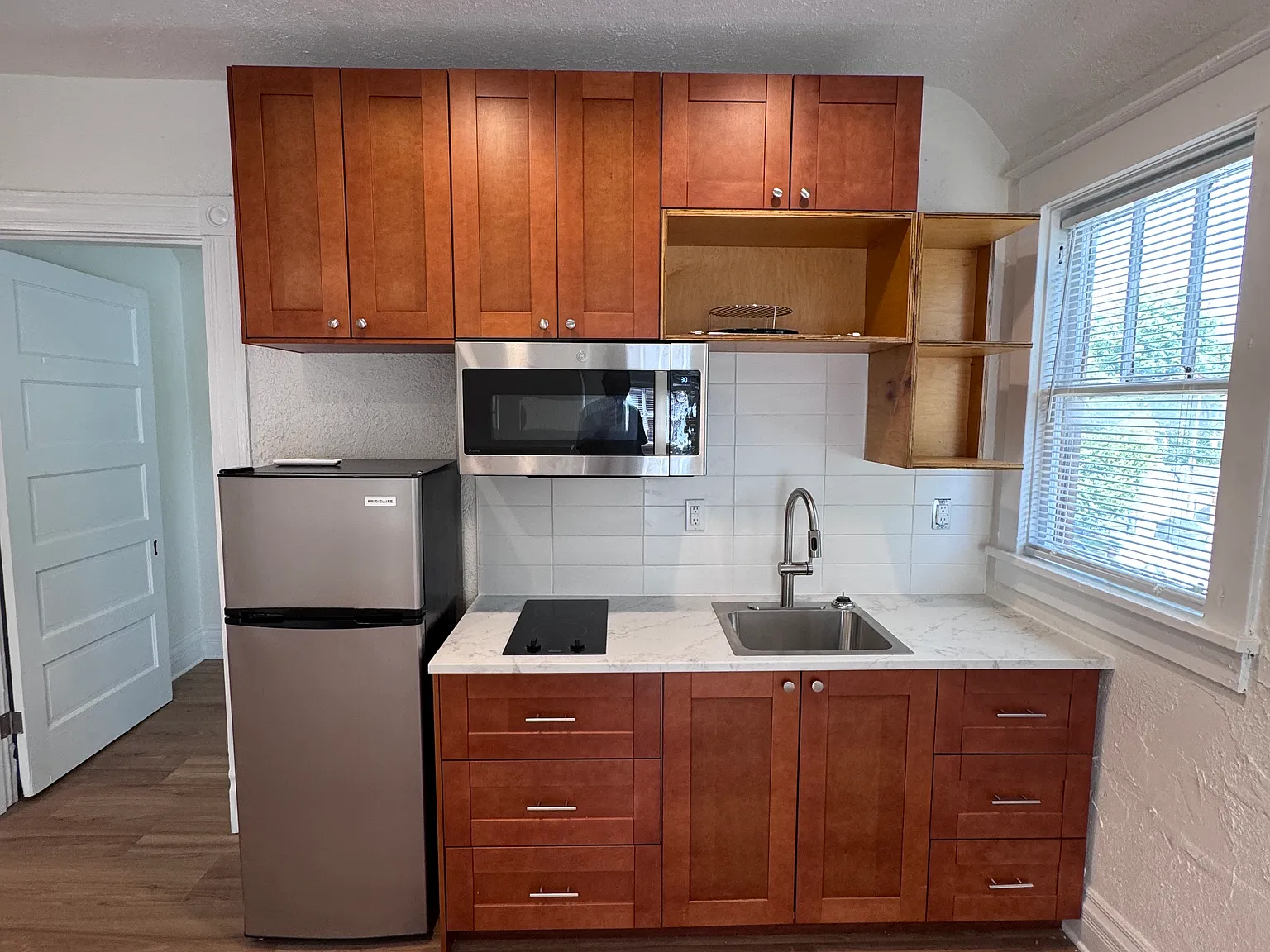 Studio, 350 sqft, $850 — Photo 3