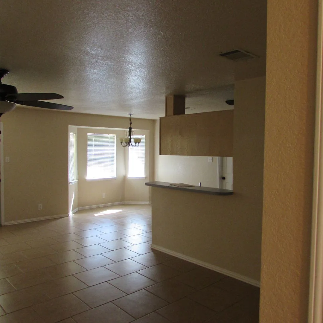 4-Bedroom House for Rent in Killeen — Photo 3