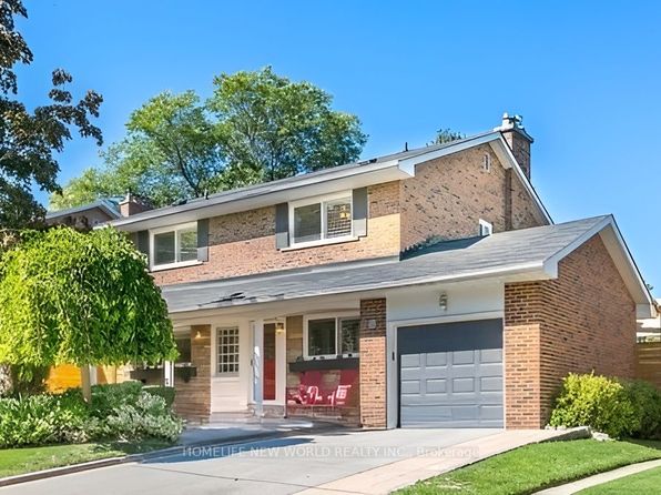 34 Davean Dr #C12, Toronto, ON M2L 2R7