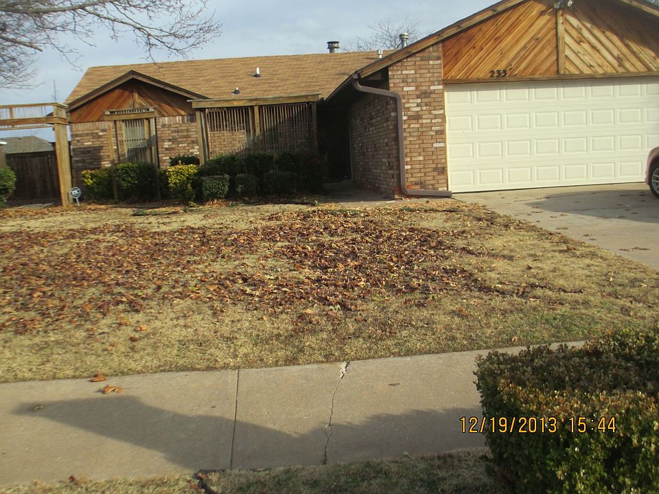 1st image of 233 22nd Ave NE