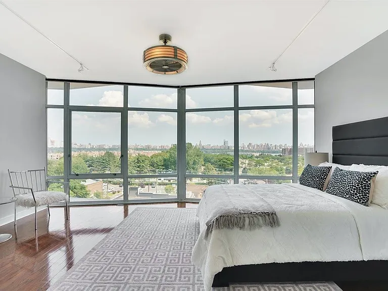 100 Thompson Ln #4D — Photo 15