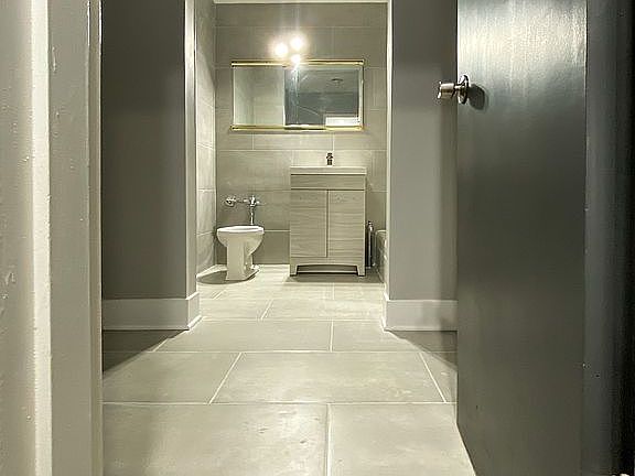 3rd image of 15135 84th St APT 6F