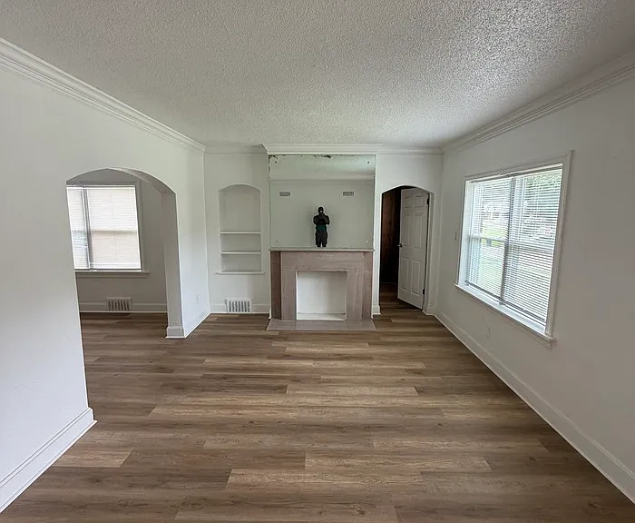 991 Terry Cir — Photo 4