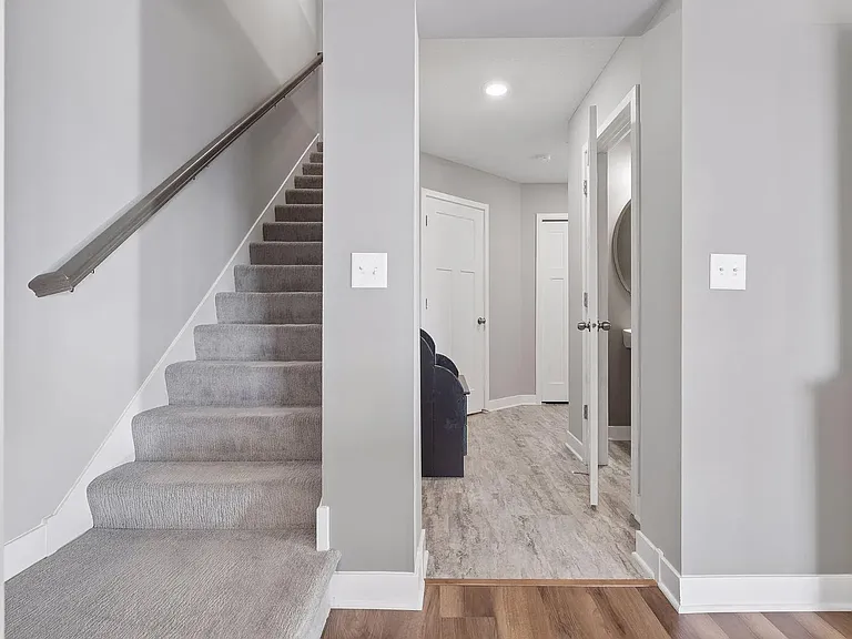 8067 Abercrombie Ln — Photo 28