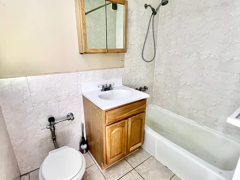 4430 Douglaston Pkwy #3J — Photo 16