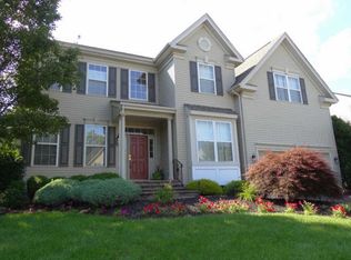 4 Castleton Ln, Moorestown, NJ 08057