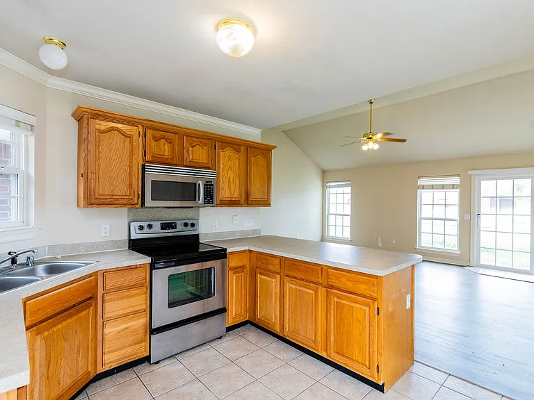 255 Ravenwood Rd #B — Photo 7