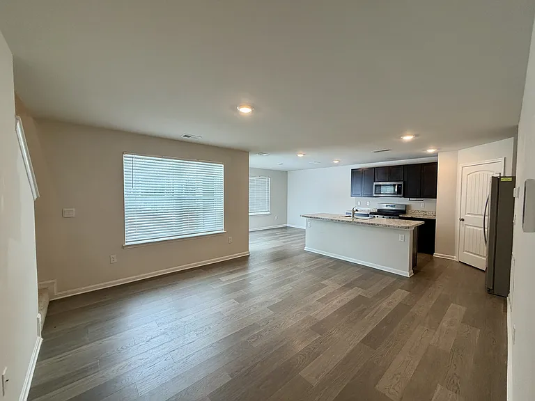 633 Currant Cir — Photo 3