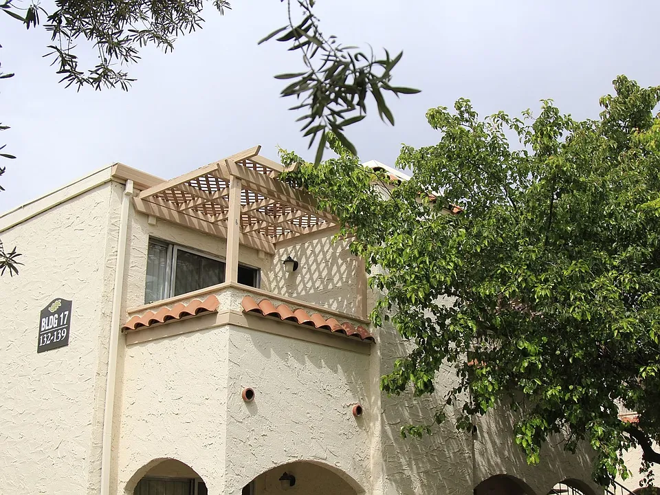 Building Photo 4