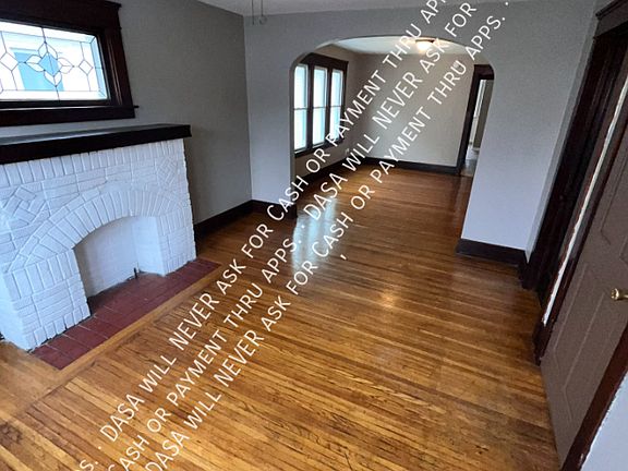 3rd image of 84 Elgas St