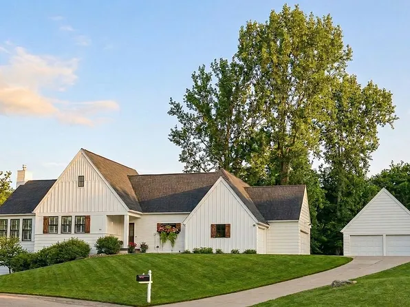 112 Cobblestone Ln, Winona, MN 55987