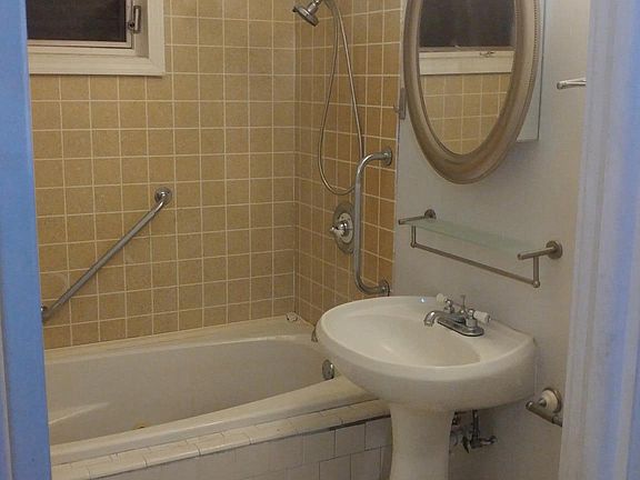 1st floor bath