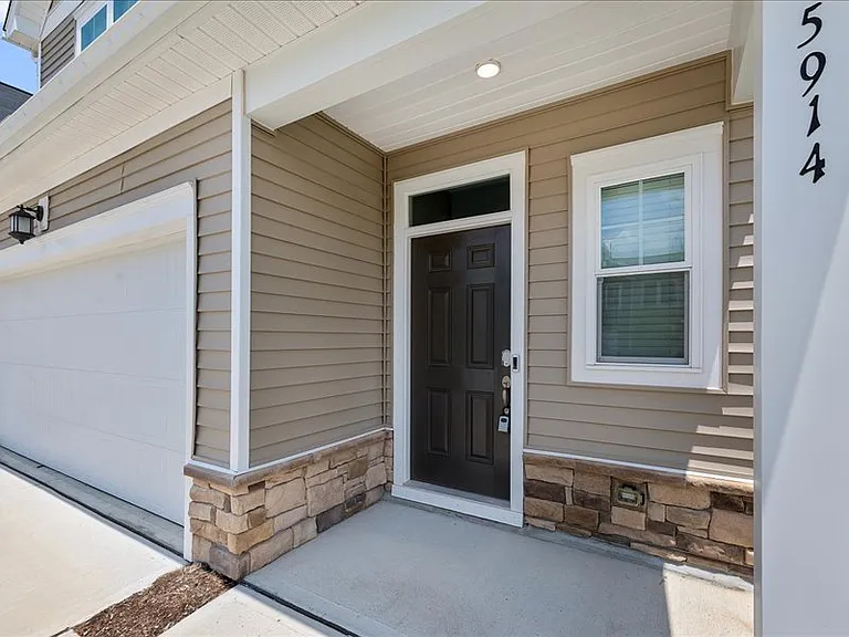 5914 Woodlawn Dr — Photo 4