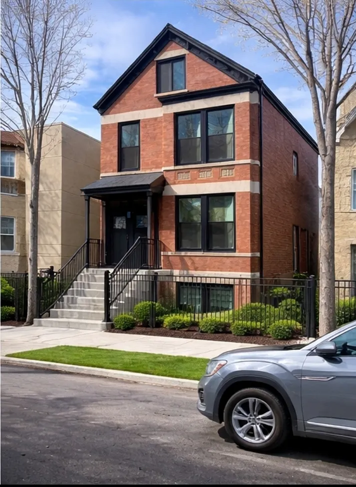 1622 W Wabansia Ave — Photo 1