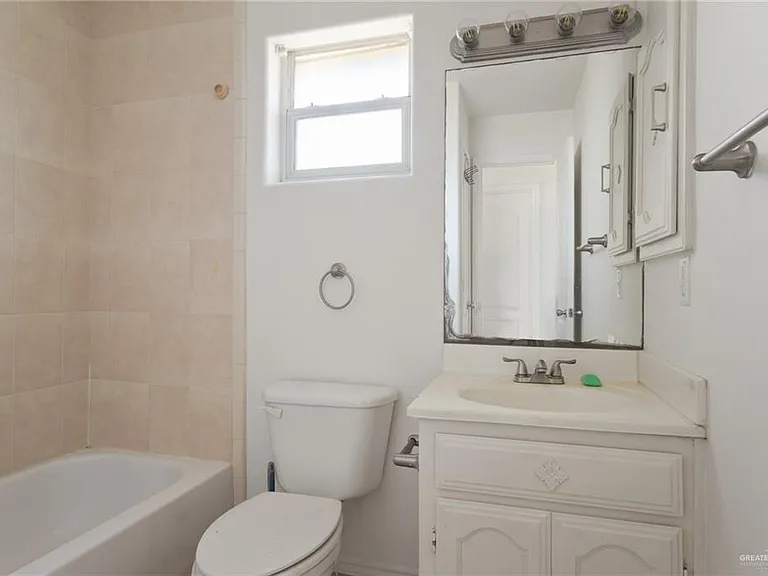 705 W Bronze Dr #1 — Photo 10