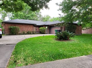 15210 Saint Cloud Dr, Houston, TX 77062