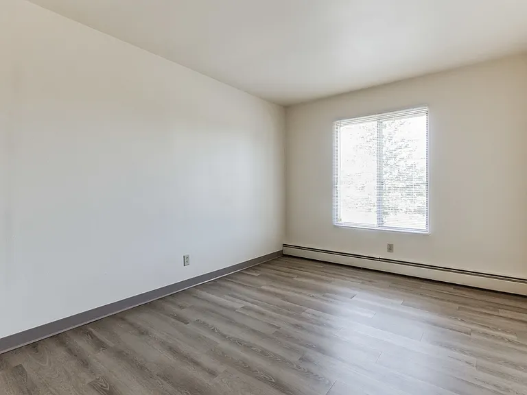 622 Laurel Ct — Photo 9