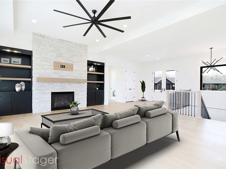 1st image of 405 Woodhaven Dr
