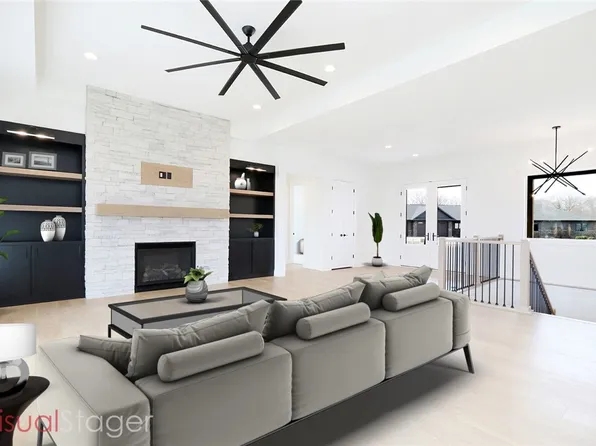 405 Woodhaven Dr, Polk City, IA 50226