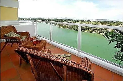 2 bed, 1270 sqft, $3,800 — Photo 1