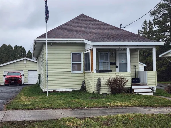28 Martin St, Massena, NY 13662