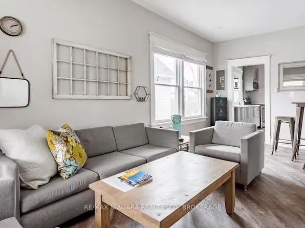 5700 Spring St, Niagara Falls, ON L2G 1P8