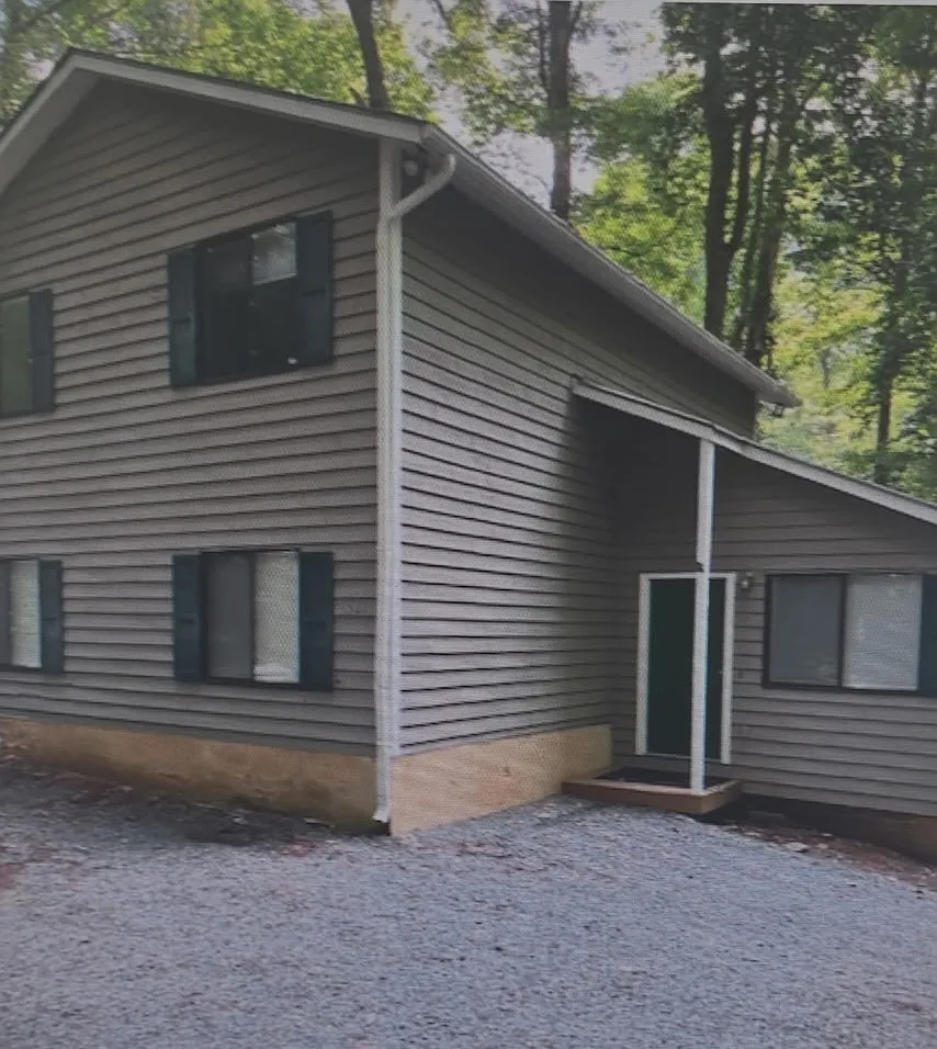 2 bed, 850 sqft, $1,250 — Photo 1