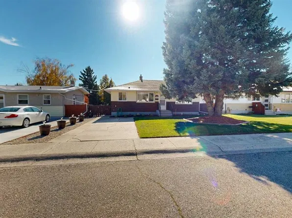 1416 N 18th Ave S, Lethbridge, AB T1K 1B7