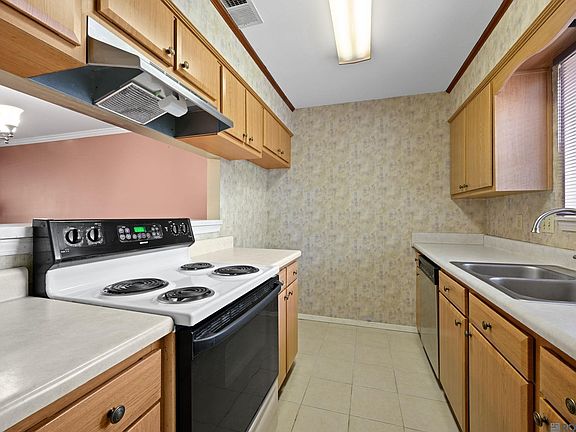 3rd image of 4304 Stumberg Ln