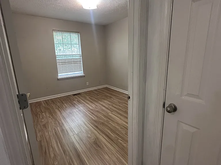 3001 Hamilton Church Rd #403 — Photo 21