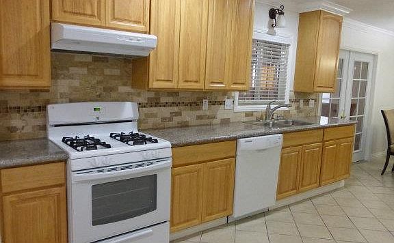 4th image of 1717 Berrywood Dr