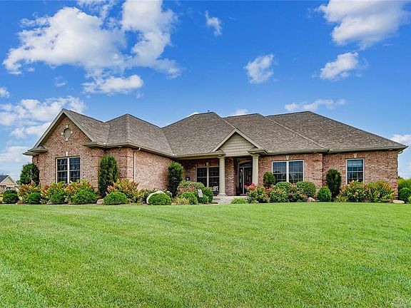 3rd image of 1060 Windmill Ct