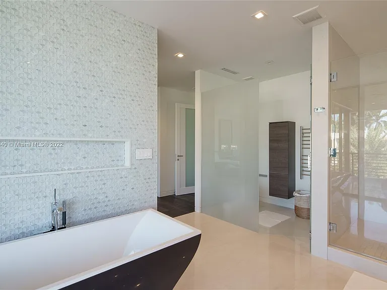 128 Fiesta Way — Photo 33