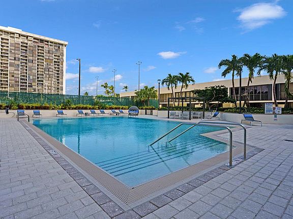2nd image of 1915 Brickell Ave APT Cc 12