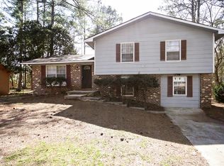 8935 Ashwood Dr, Riverdale, GA