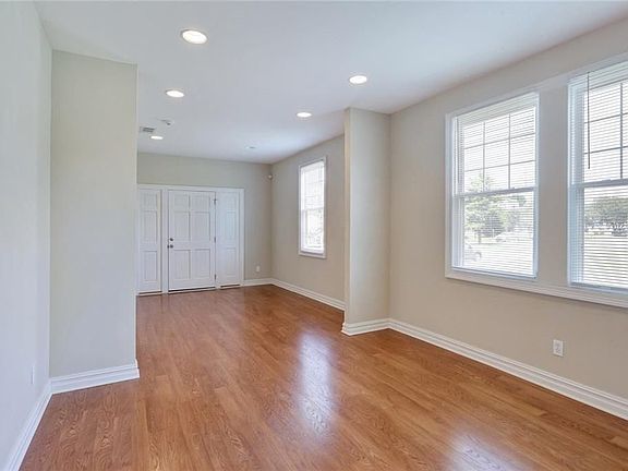 4th image of 6009 Milne Blvd