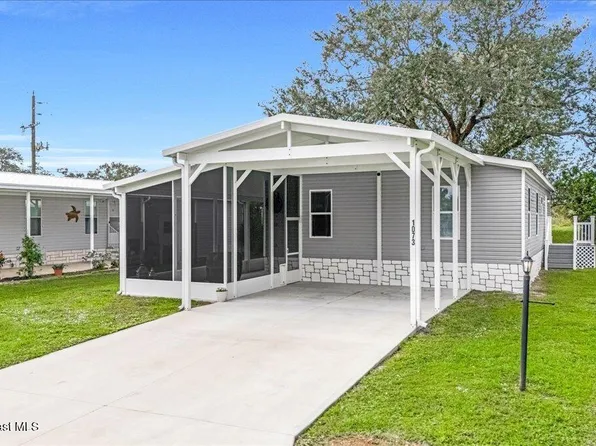 1073 Wren Cir, Barefoot Bay, FL 32976