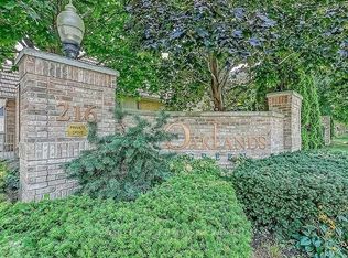 216 Plains Rd W #F405, Burlington, ON L7T4M1