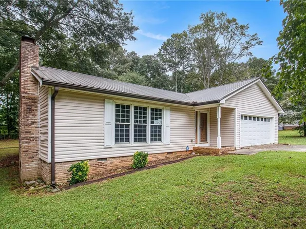 136 Jennifer Ln, Carrollton, GA 30116