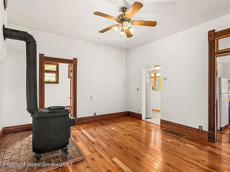 235 E Homestead Dr — Photo 5