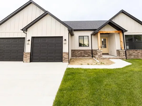 720 Mortar St, Mascoutah, IL 62258