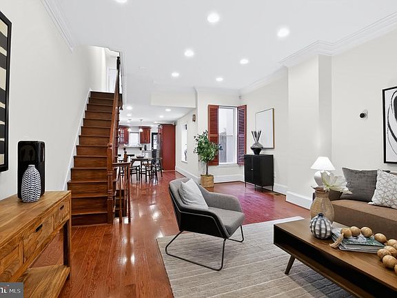 2nd image of 1933 Parrish St